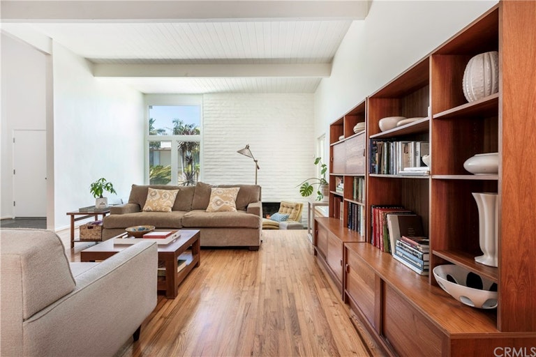 Photo 11 of 32 - 1500 Crestview Ave, Seal Beach, CA 90740