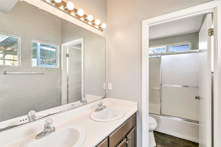 Photo 35 of 40 - 10536 Ragtime Cir, Rancho Cordova, CA 95670