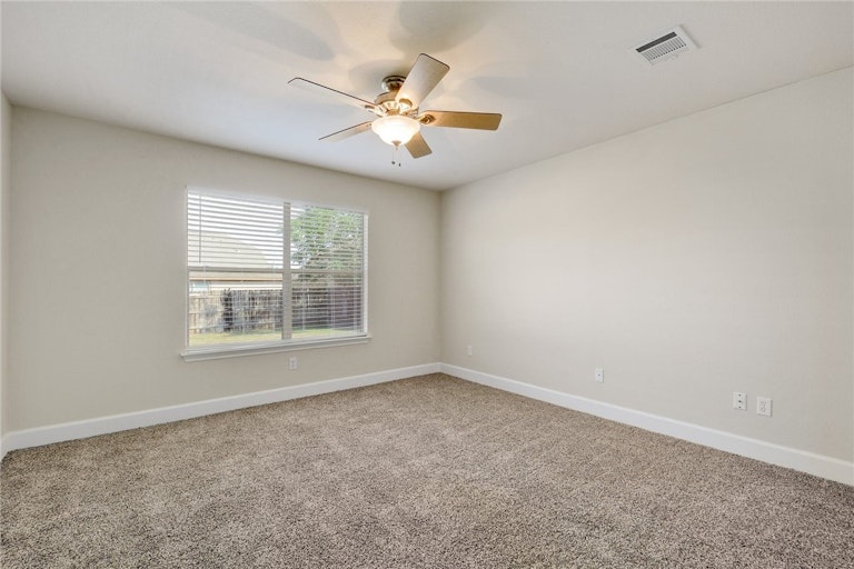 Photo 12 of 40 - 495 Sandstone Trl, Buda, TX 78610