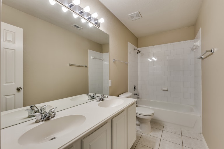 Photo 28 of 32 - 460 Fremont Dr, Rockwall, TX 75087