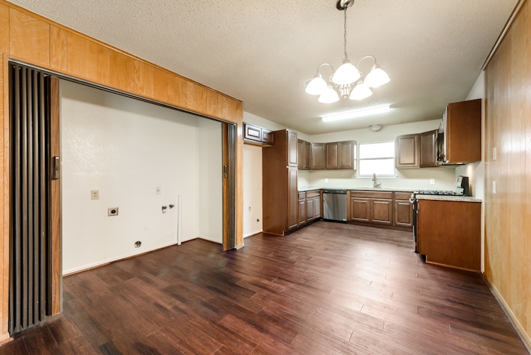 Photo 9 of 24 - 5729 Wedgmont Cir N, Fort Worth, TX 76133