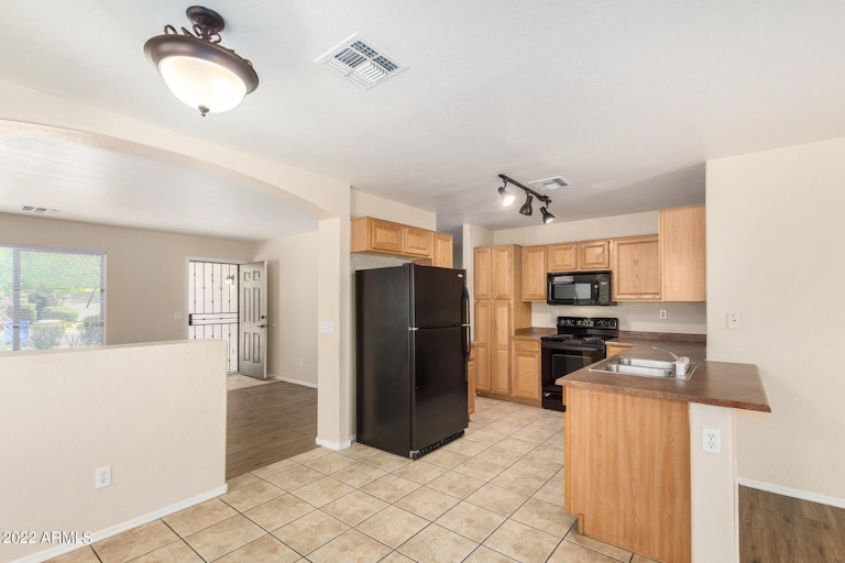 Photo 8 of 21 - 13741 W Peck Dr, Litchfield Park, AZ 85340