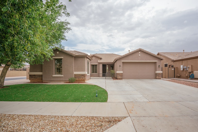 Photo 1 of 32 - 15637 W Yucatan Dr, Surprise, AZ 85379