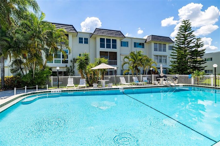 Photo 26 of 47 - 4595 Chancellor St NE #112, Saint Petersburg, FL 33703
