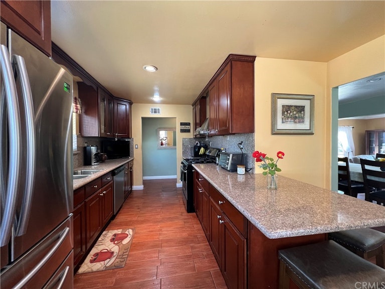 Photo 5 of 35 - 1662 S Bender Ave, Glendora, CA 91740