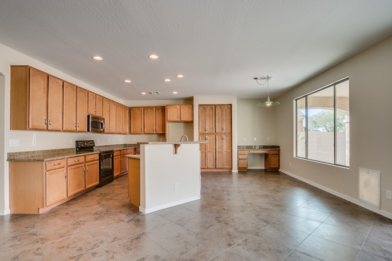 Photo 6 of 33 - 4540 W Powell Dr, New River, AZ 85087