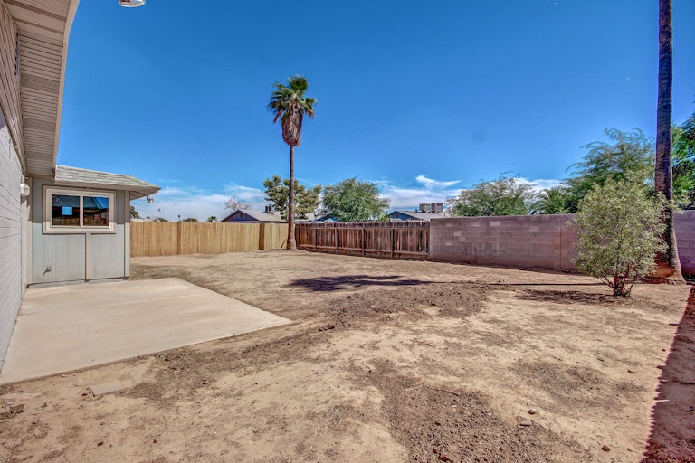 Photo 18 of 19 - 6977 W San Miguel Ave, Glendale, AZ 85303