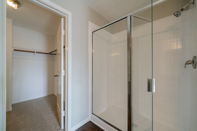 Photo 28 of 36 - 14030 Brunswick Place Dr, Houston, TX 77047