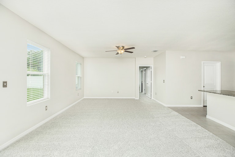 Photo 7 of 17 - 11816 Myrtle Rock Dr, Riverview, FL 33578
