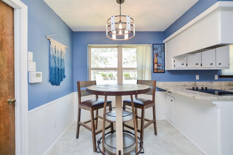 Photo 10 of 38 - 939 Hidden Canyon Rd, Katy, TX 77450