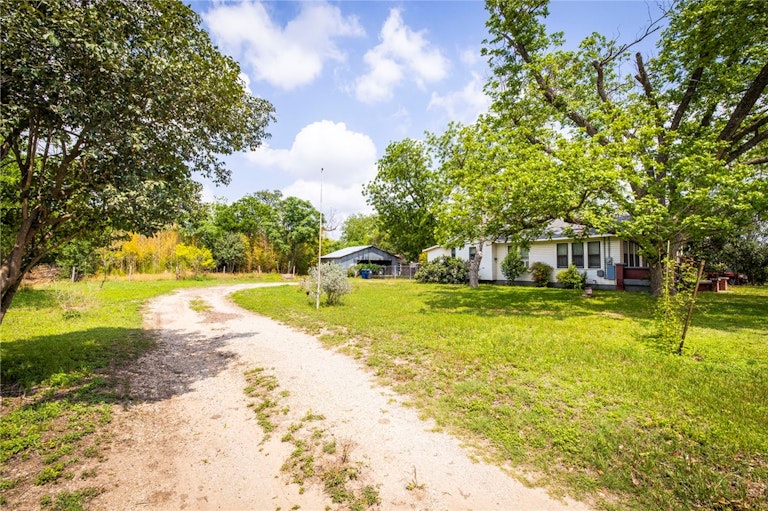 Photo 35 of 35 - 140 Wright Ave, New Braunfels, TX 78130