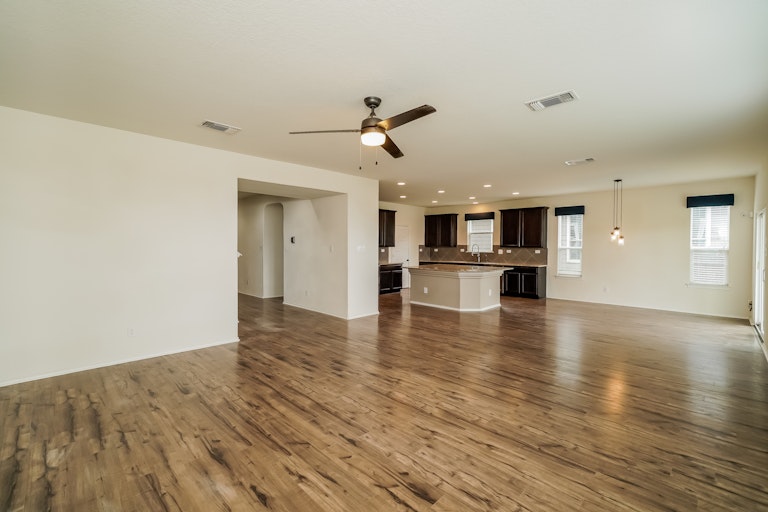 Photo 6 of 27 - 4213 Gale Mdws, New Braunfels, TX 78130