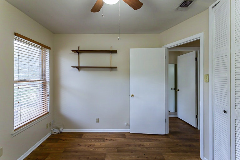 Photo 14 of 18 - 4614 Stoneleigh Dr, San Antonio, TX 78220