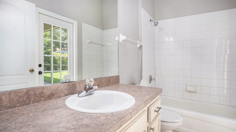 Photo 15 of 16 - 5904 Falconpark Ct, Lithia, FL 33547
