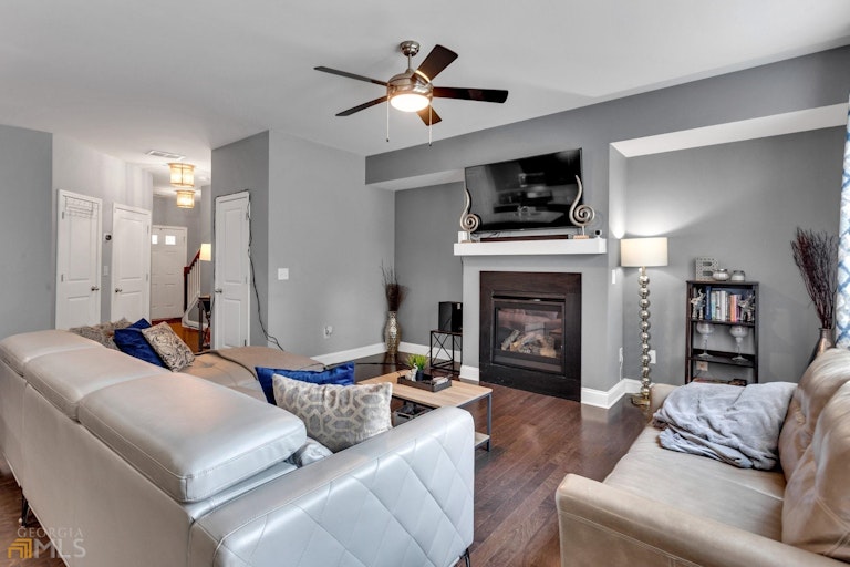 Photo 6 of 25 - 813 Whittington Pkwy SW, Marietta, GA 30060