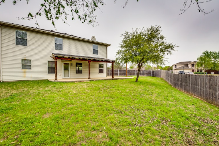 Photo 6 of 31 - 1312 Rambling Brook Trl, Denton, TX 76210