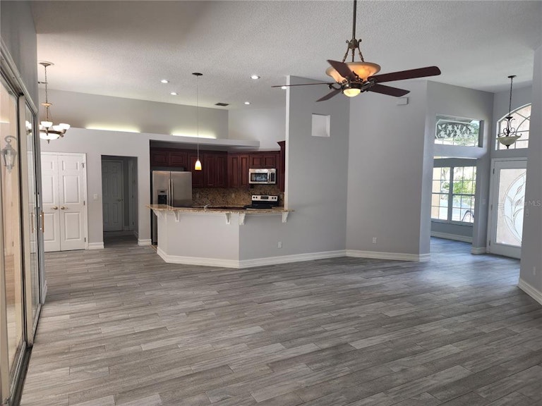 Photo 6 of 41 - 10095 Brandon Cir, Orlando, FL 32836