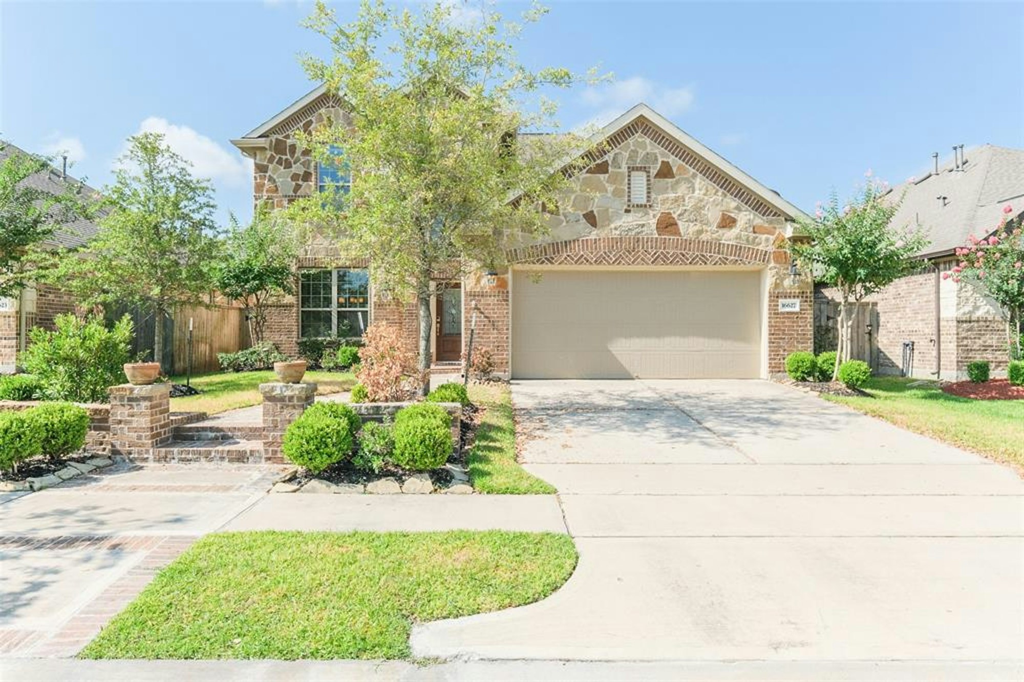 Photo 1 of 48 - 16627 Highland Country Dr, Cypress, TX 77433