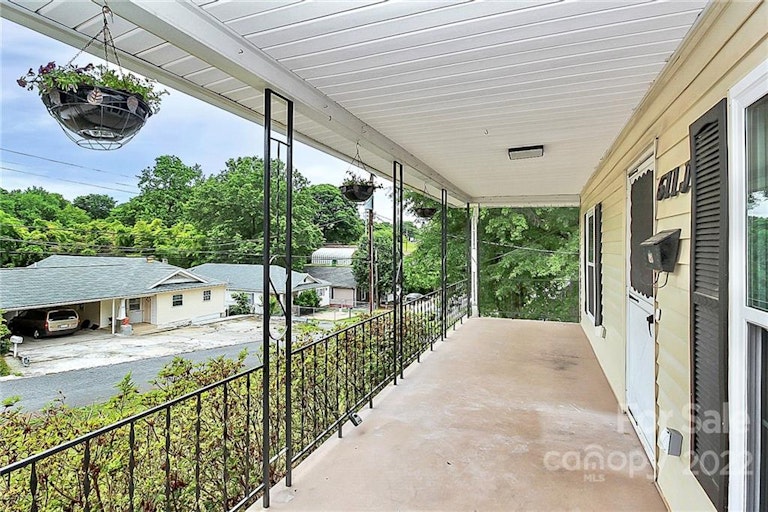 Photo 3 of 30 - 611 J Ave, Kannapolis, NC 28081