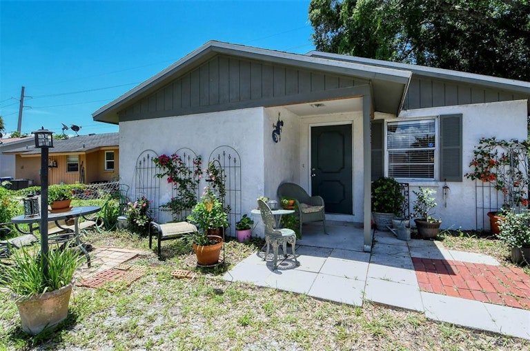 Photo 4 of 67 - 1720 Chester Ave, Sarasota, FL 34234