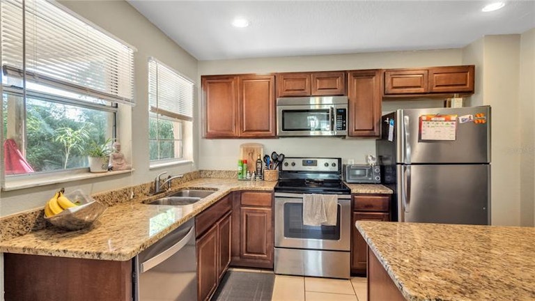 Photo 8 of 22 - 1030 E Walnut St, Lakeland, FL 33801
