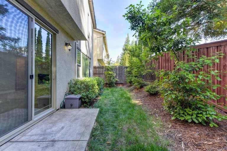 Photo 30 of 34 - 668 Addison Ln, Folsom, CA 95630