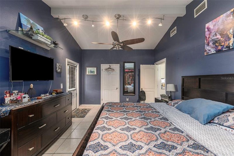 Photo 11 of 20 - 3211 W Tyson Ave, Tampa, FL 33611