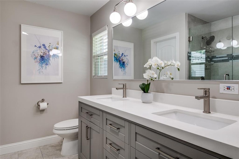 Photo 18 of 25 - 911 Fernwood Dr, Richardson, TX 75080