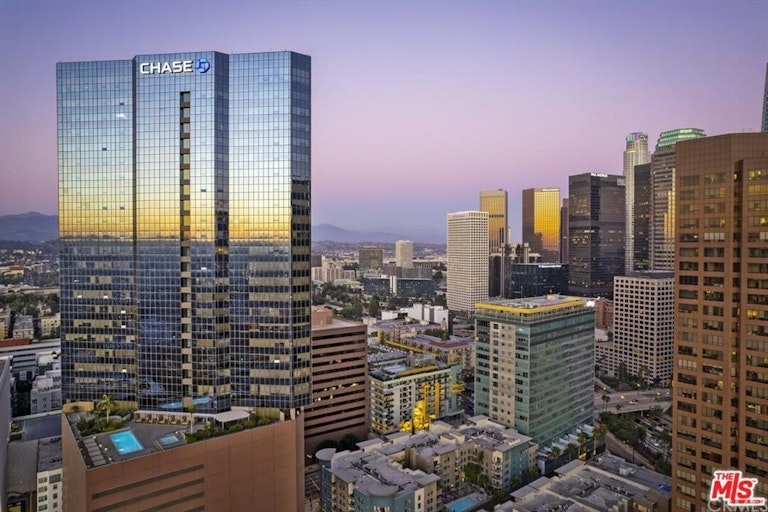 Photo 12 of 14 - 1100 Wilshire Blvd #2010, Los Angeles, CA 90017