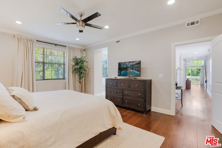 Photo 16 of 41 - 4342 Redwood Ave Unit C308, Marina Del Rey, CA 90292