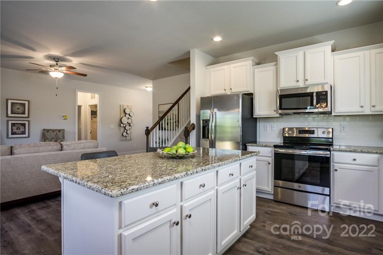 Photo 13 of 31 - 209 Wedge View Way #75, Statesville, NC 28677