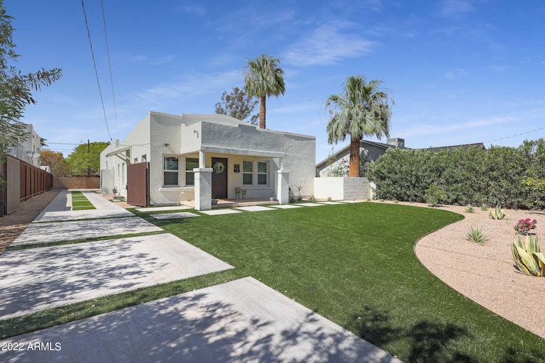 Photo 8 of 46 - 1050 E Whitton Ave, Phoenix, AZ 85014