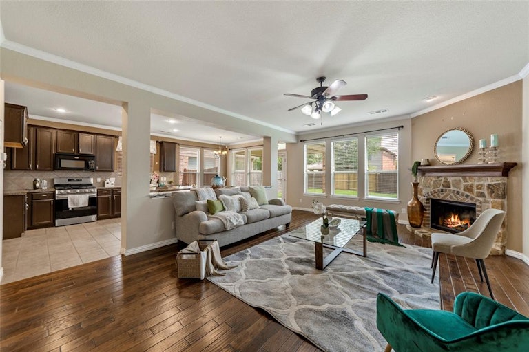 Photo 4 of 25 - 10505 Bolivar Dr, McKinney, TX 75072
