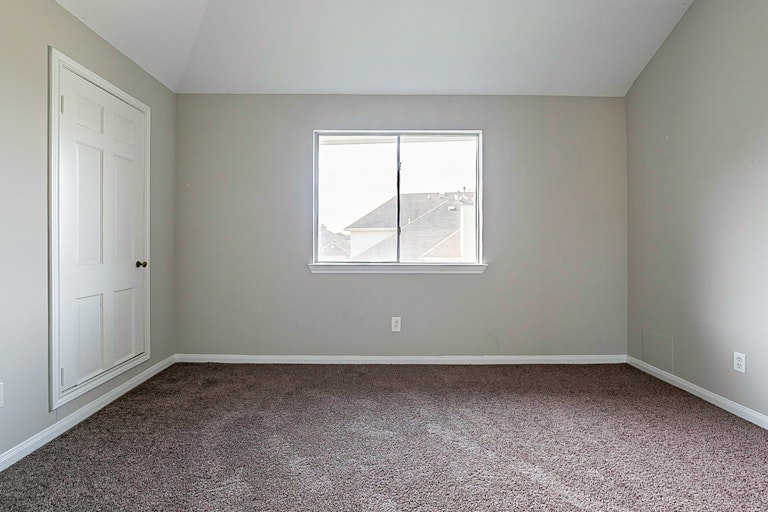 Photo 24 of 30 - 1134 Park Breeze Ct, Fresno, TX 77545