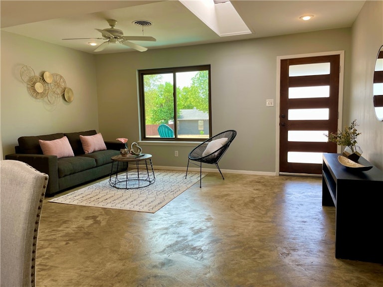 Photo 7 of 35 - 5409 Wellington Dr, Austin, TX 78723