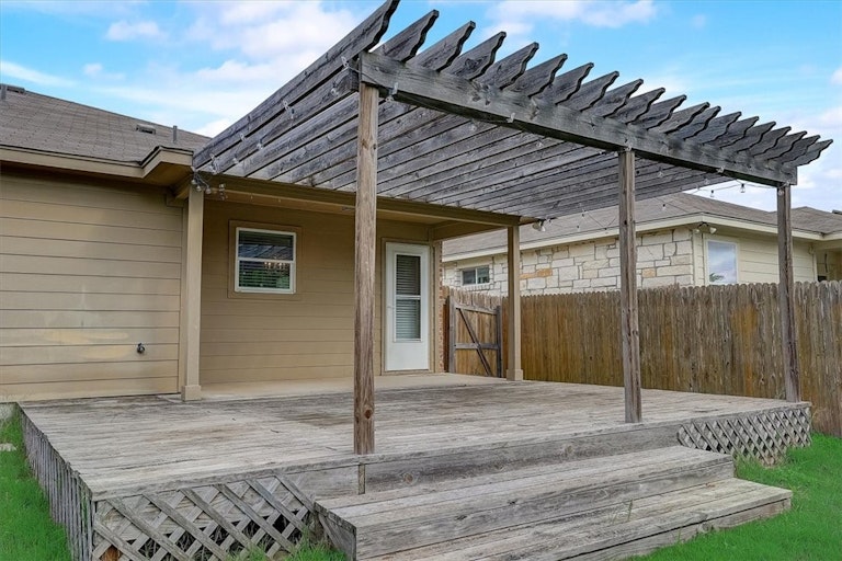 Photo 31 of 40 - 212 Mossberg Ln, Bastrop, TX 78602