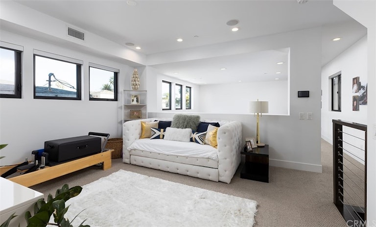 Photo 15 of 37 - 404 10th St, Huntington Beach, CA 92648