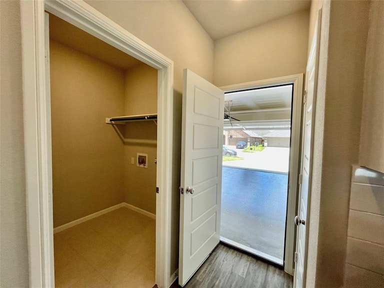 Photo 7 of 39 - 3209 Puffin Ln, Celina, TX 75009