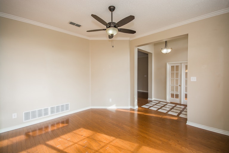 Photo 3 of 30 - 2906 Spartacus Dr, Grand Prairie, TX 75052