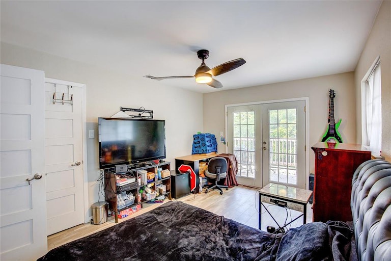 Photo 19 of 39 - 2914 Starboard Dr, Rockwall, TX 75087