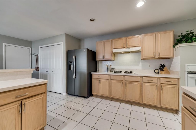 Photo 19 of 40 - 8801 Clearlake Dr, Rowlett, TX 75088