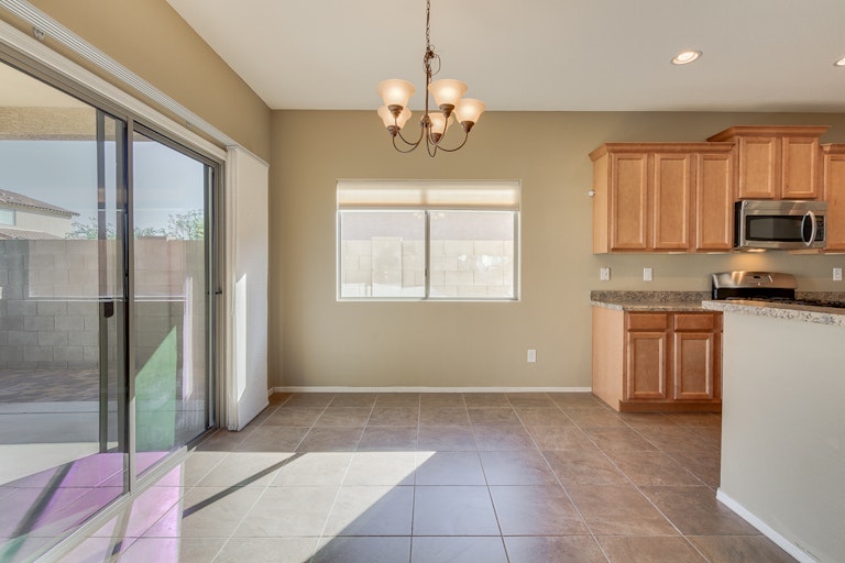 Photo 11 of 36 - 304 W Dragon Tree Ave, San Tan Valley, AZ 85140