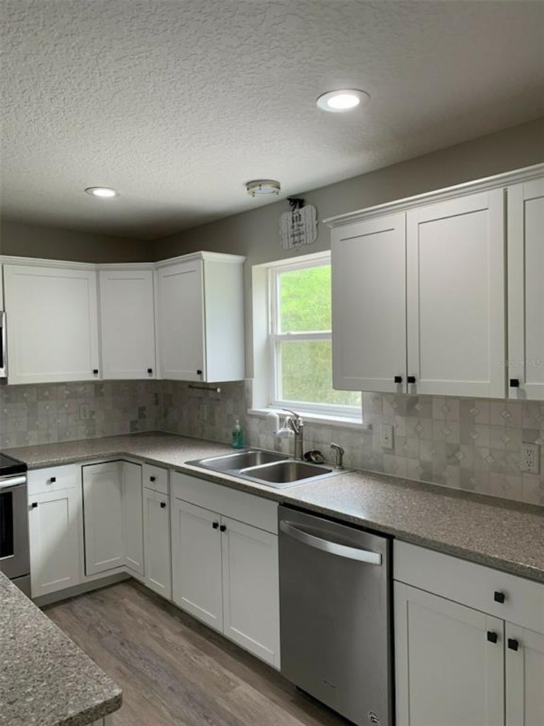 Photo 14 of 35 - 2125 10th Ave, Deland, FL 32724