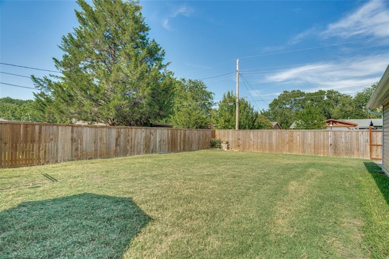 Photo 28 of 36 - 2704 N Ave, Plano, TX 75074
