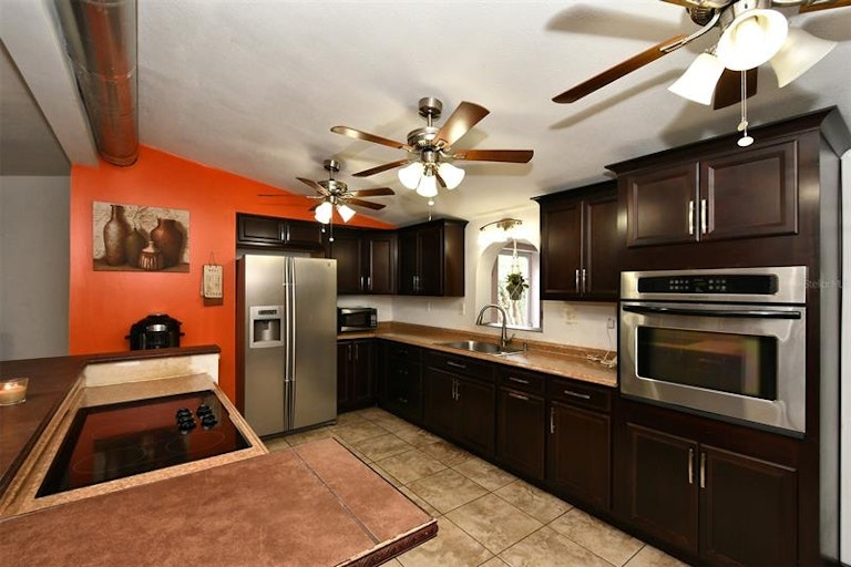 Photo 17 of 46 - 1469 S Shade Ave, Sarasota, FL 34239