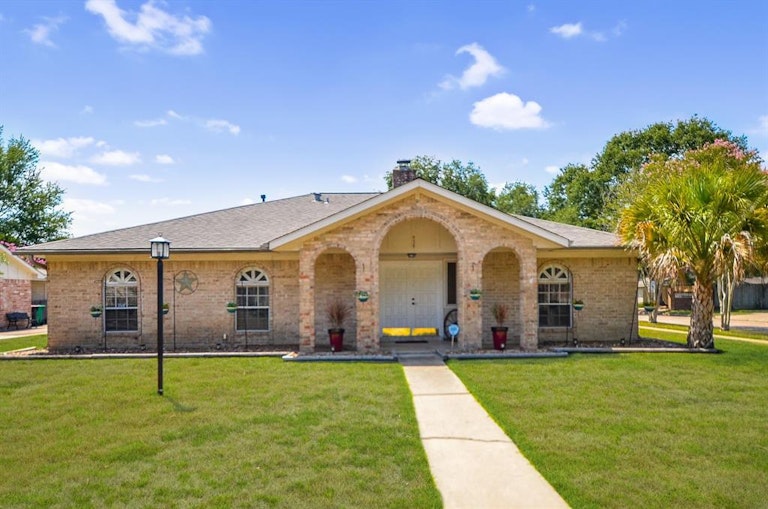 Photo 1 of 38 - 939 Hidden Canyon Rd, Katy, TX 77450