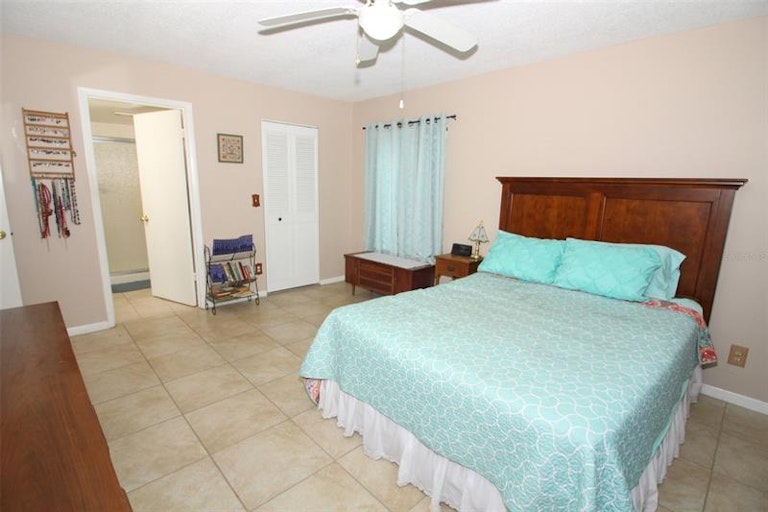 Photo 9 of 46 - 953 Courtyard Ln #41, Orlando, FL 32825