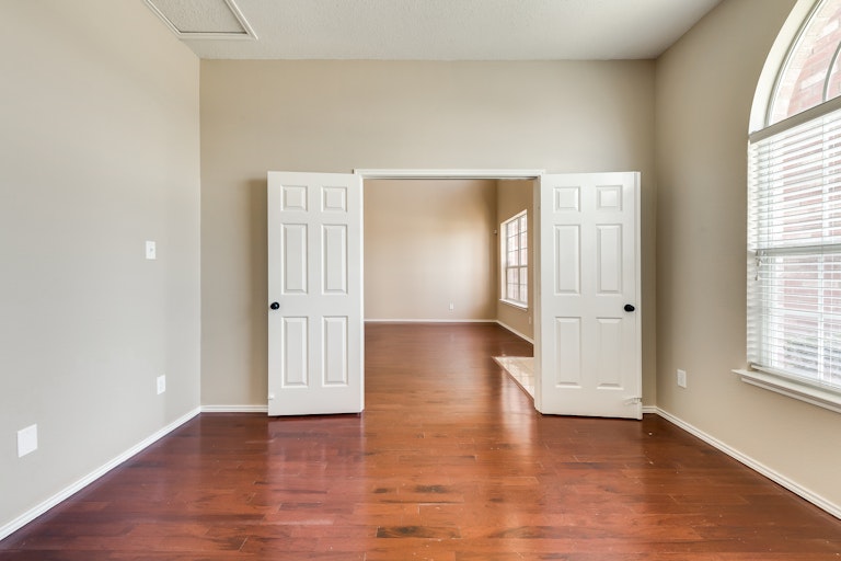 Photo 14 of 35 - 2208 Windcastle Dr, Mansfield, TX 76063