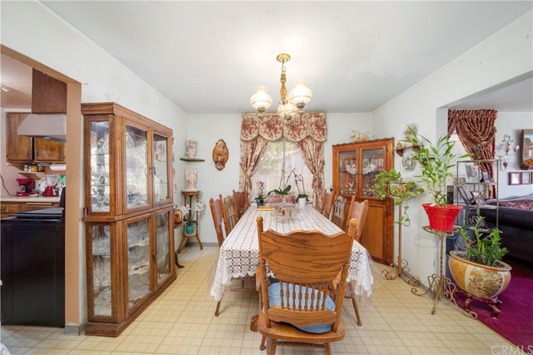 Photo 11 of 24 - 39856 Brookside Ave, Cherry Valley, CA 92223