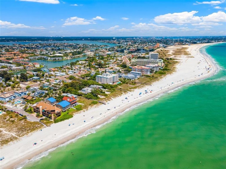 Photo 42 of 52 - 12400 Gulf Blvd #1, Saint Petersburg, FL 33706